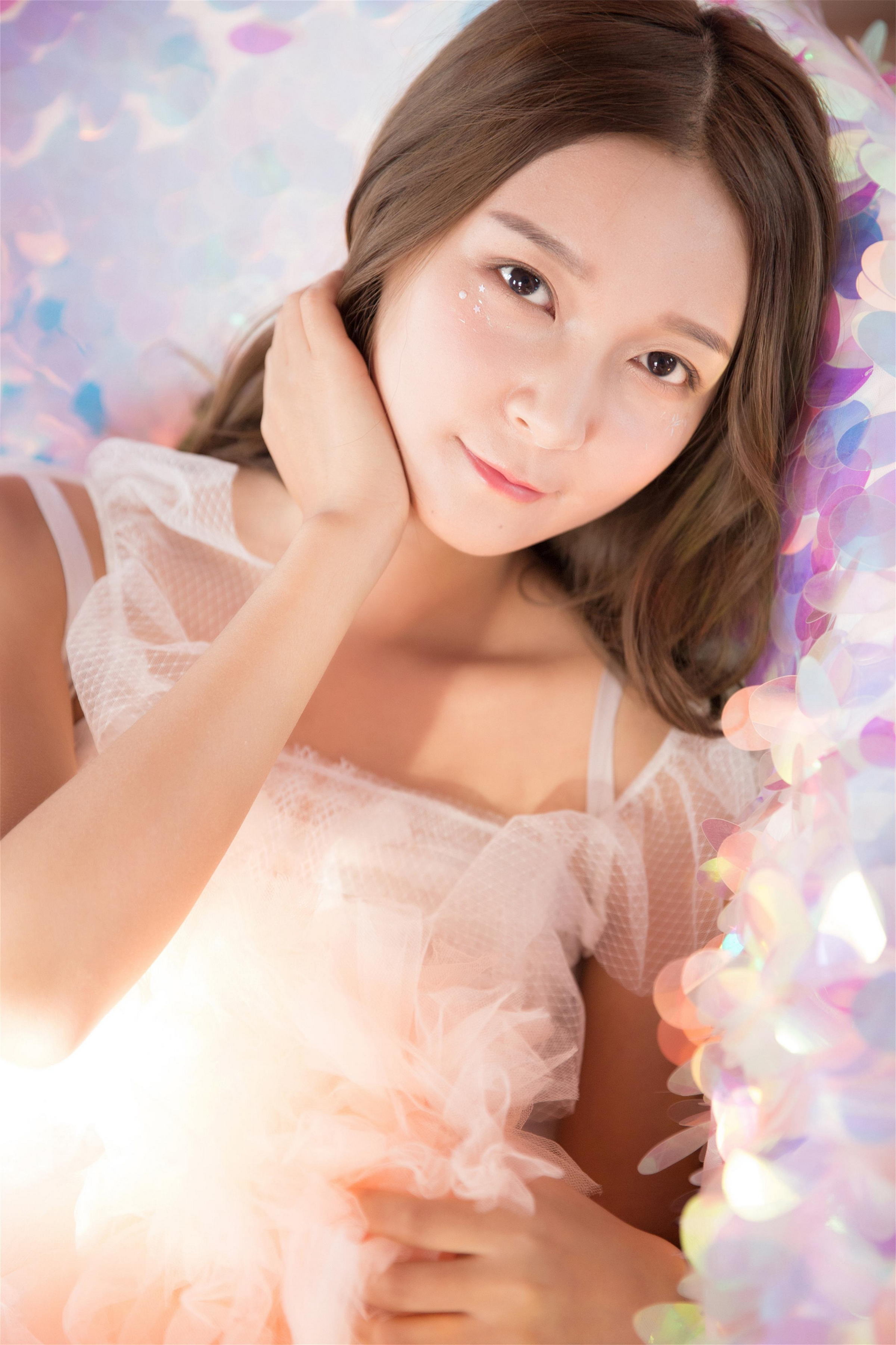 [YALAYI雅拉伊]2022.08.02 天上仙子 白色透视公主裙加白色塑身内衣性感私房写真集第9张