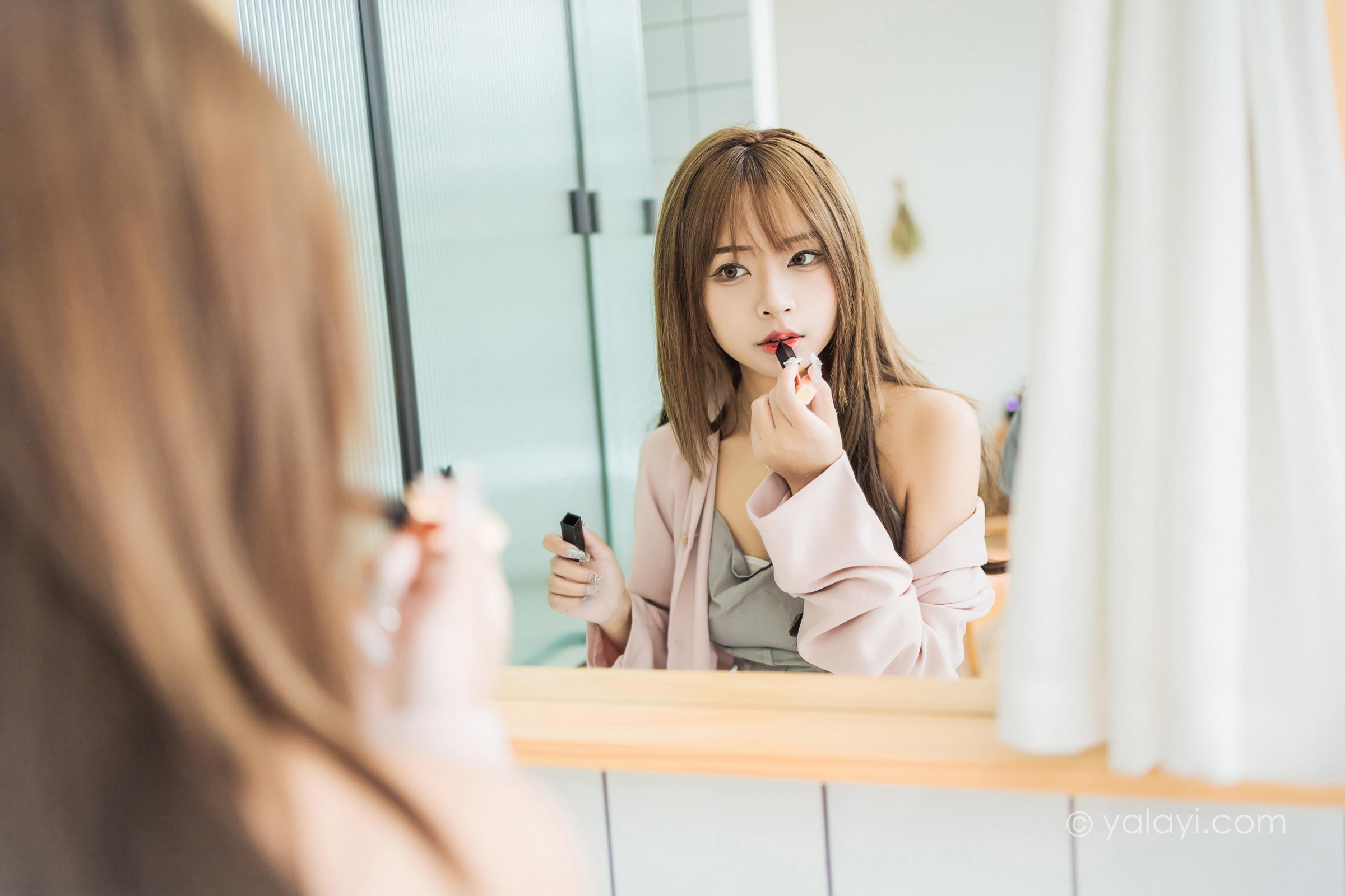 [YALAYI雅拉伊]2022.05.23 试镜 阿禾 粉色外套与灰色被服加灰色短裙清纯写真集第5张