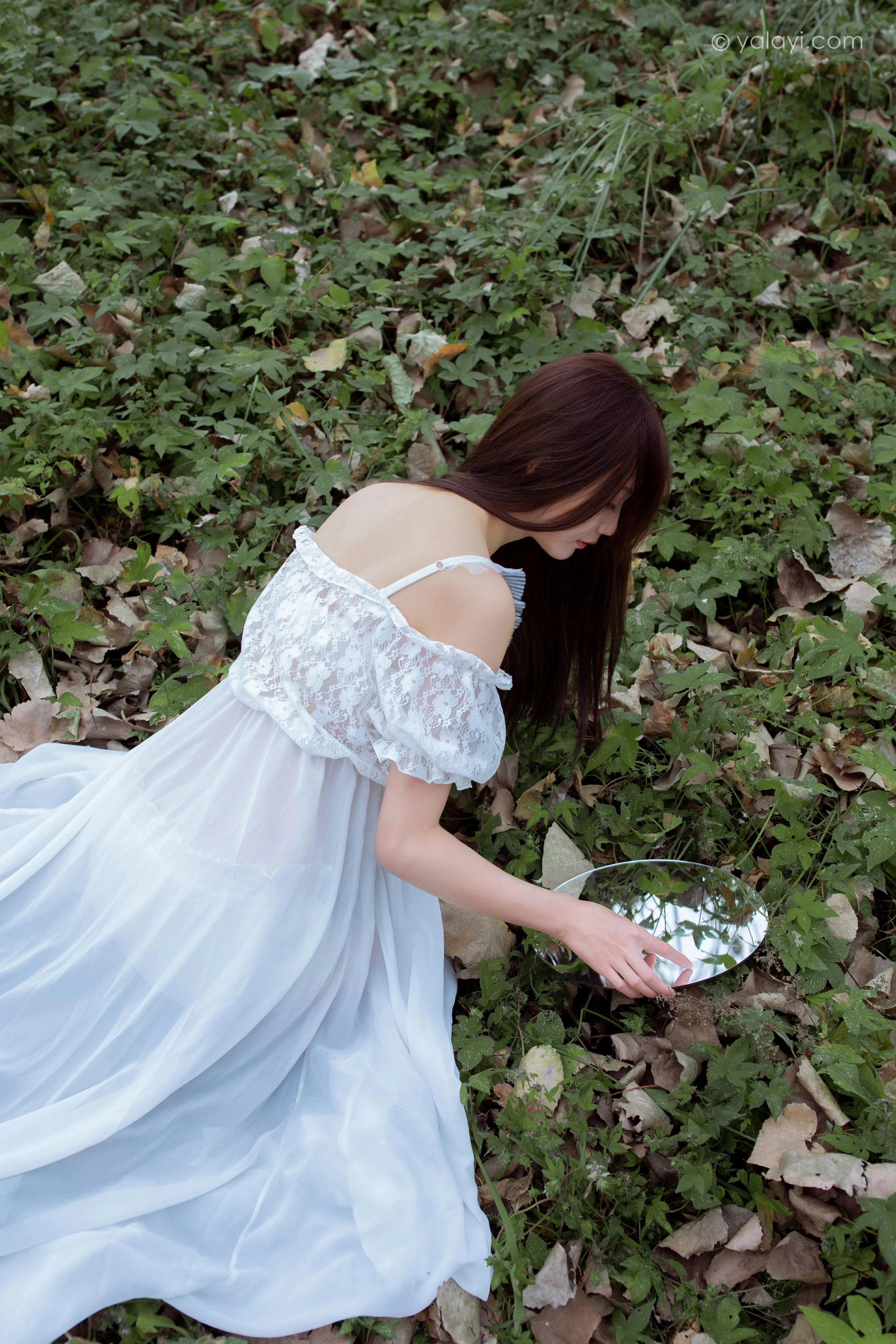 [YALAYI雅拉伊]NO.726 《找自己》 徐徐 白色抹胸蕾丝连衣裙加透视情趣内衣性感私房写真集第1张