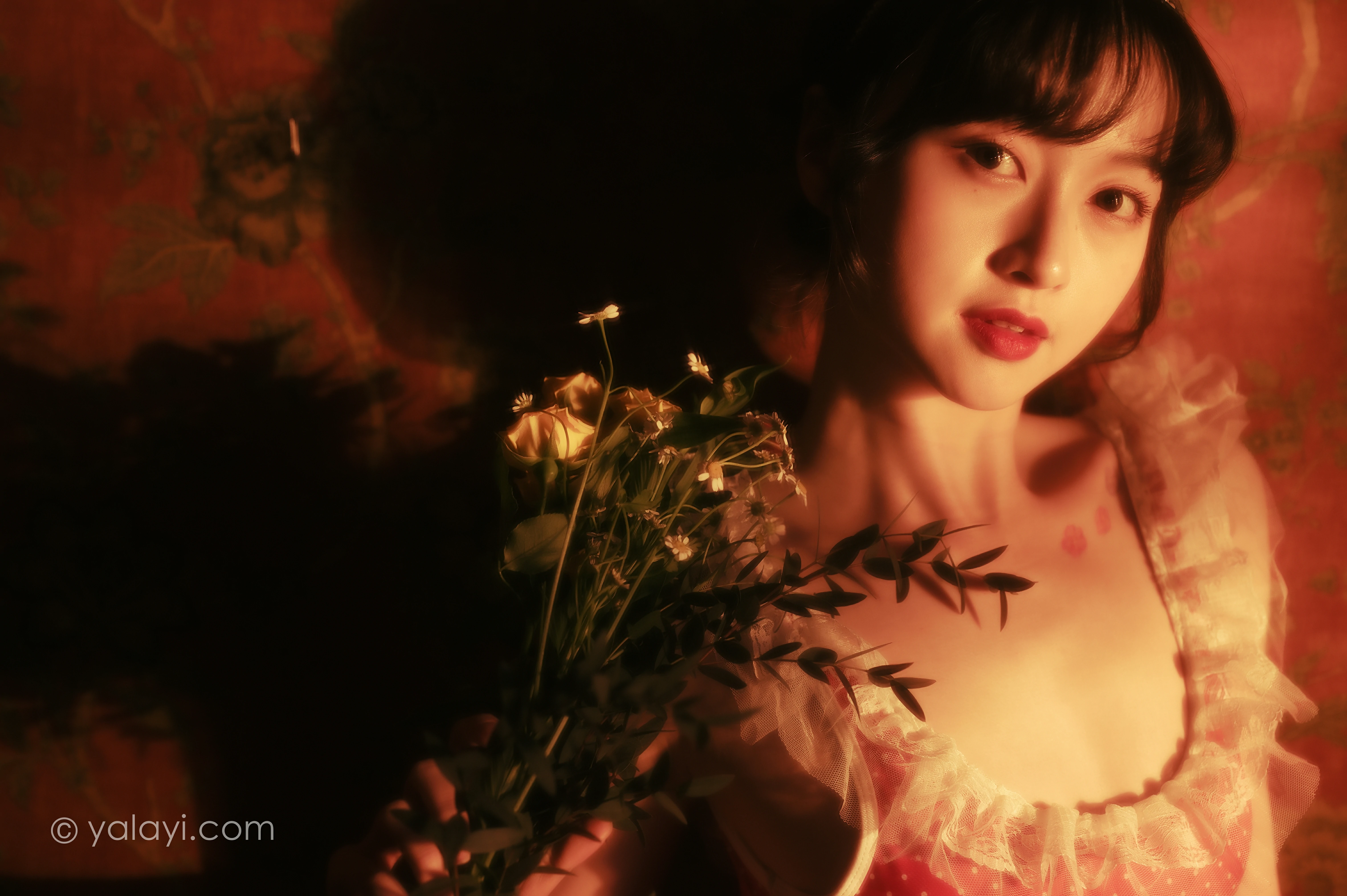 [YALAYI雅拉伊]NO.787 红颜旧梦 京京 红色紧身连体内衣性感私房写真集第15张