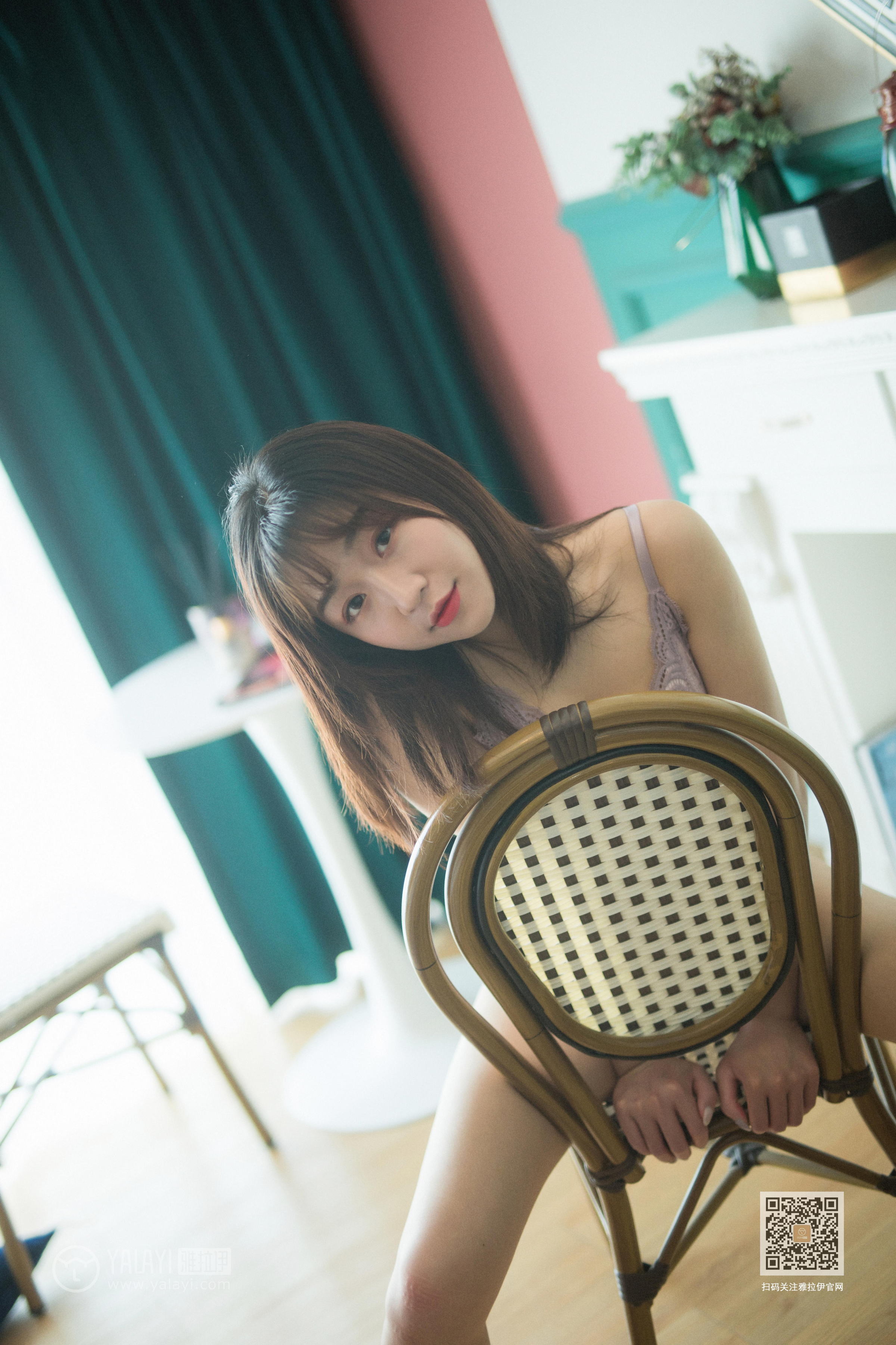 [YALAYI雅拉伊]2022.07.05 给我一个吻 小颖 粉色蕾丝内衣居家性感私房写真集第4张