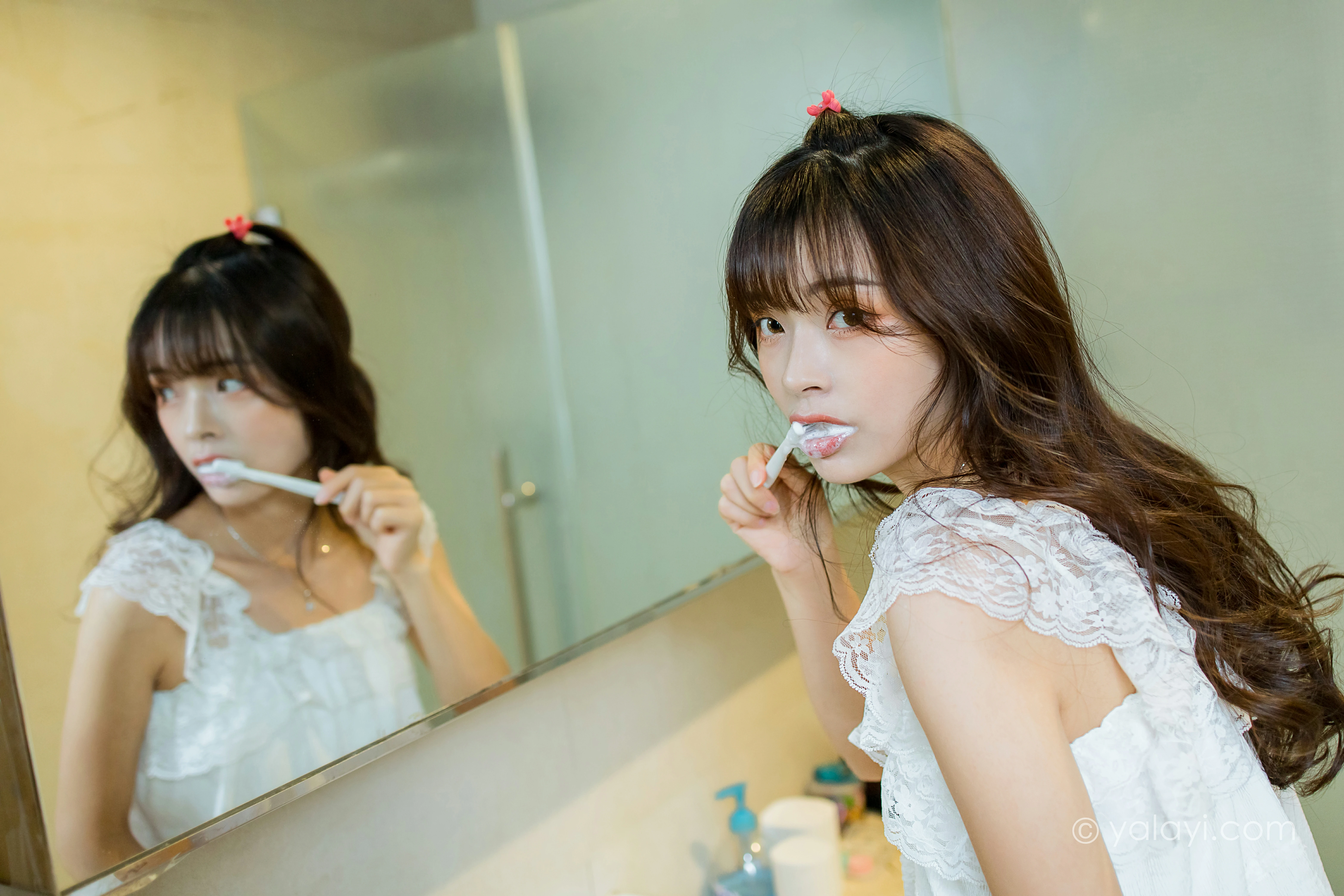 [YALAYI雅拉伊]NO.786 美好时光 程小蝶 白色蕾丝睡衣加短裤性感私房写真集第5张