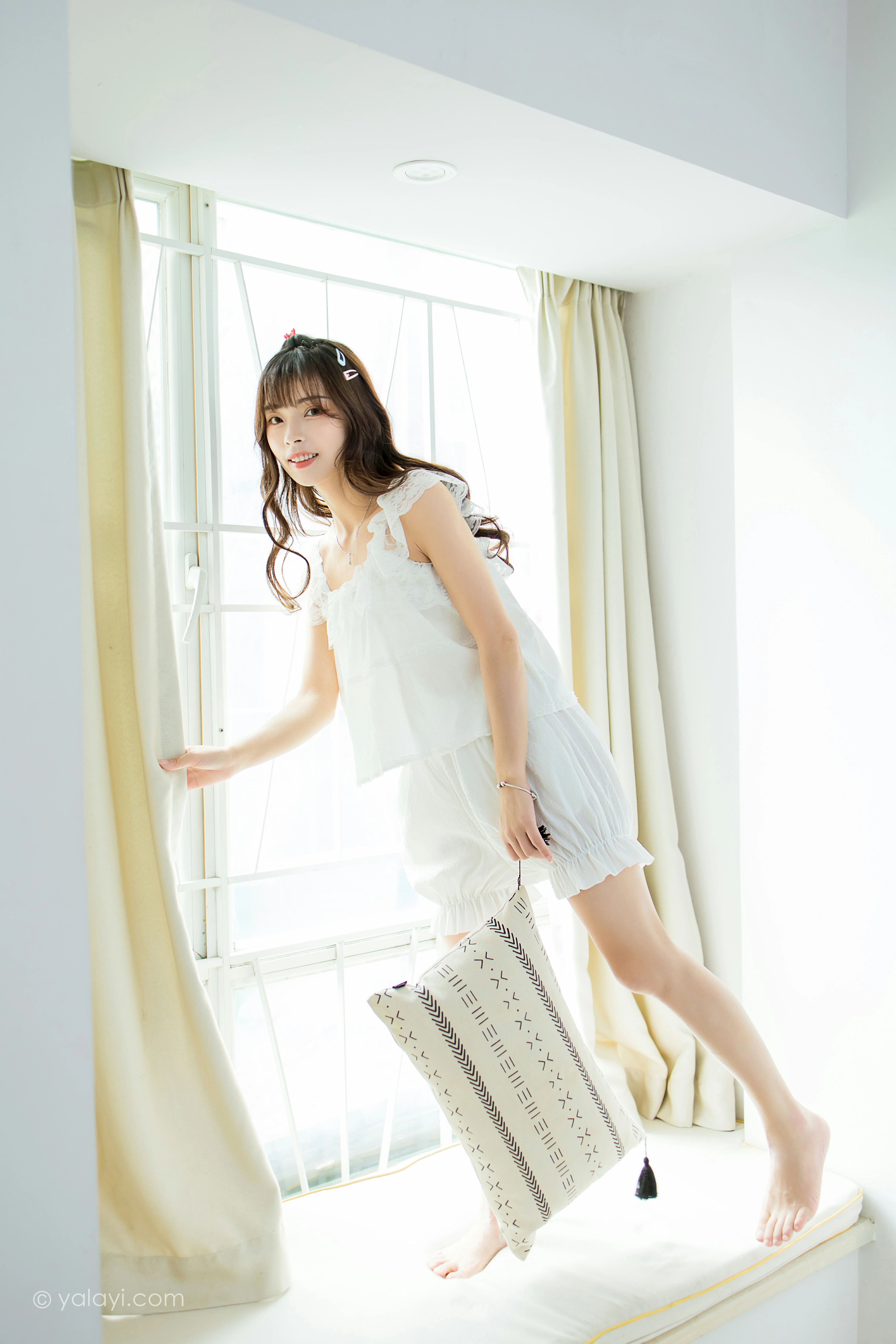 [YALAYI雅拉伊]NO.786 美好时光 程小蝶 白色蕾丝睡衣加短裤性感私房写真集第10张