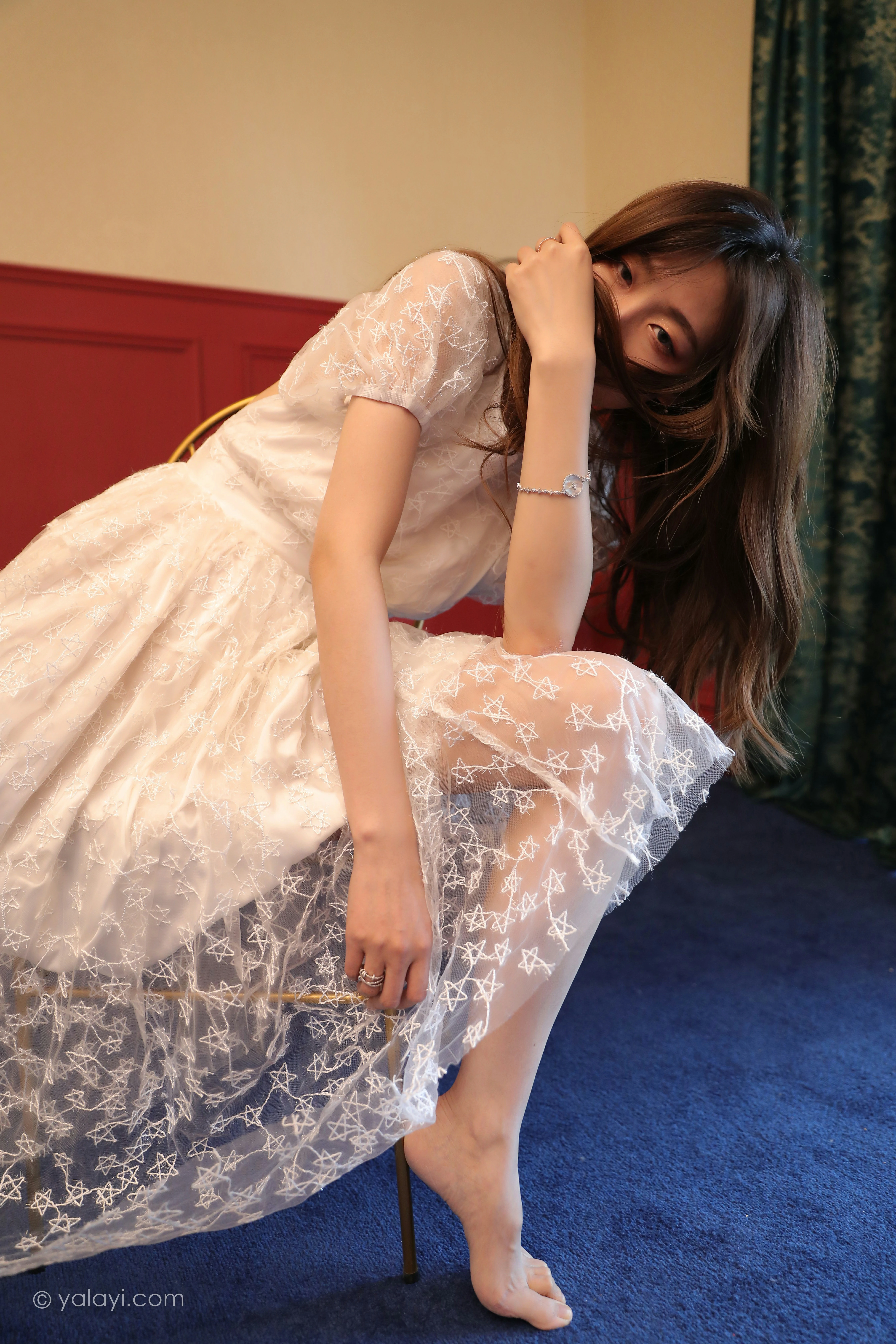 [YALAYI雅拉伊]NO.797 看着你离开 佳佳 白色透视蕾丝连衣裙居家私房写真集第3张