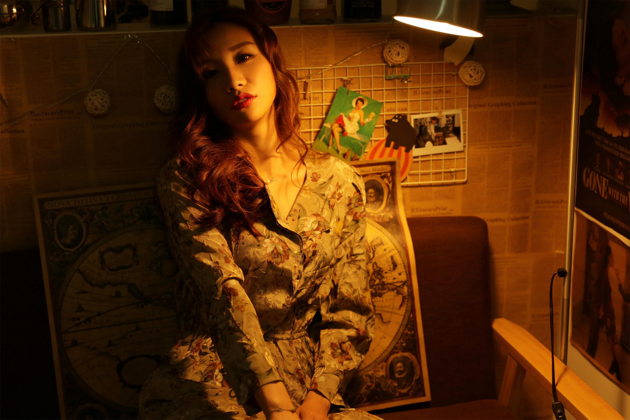 [YALAYI雅拉伊]2023.05.09 道晚安 性感熟女 米色吊带连衣裙加黑色内衣私房写真集第7张