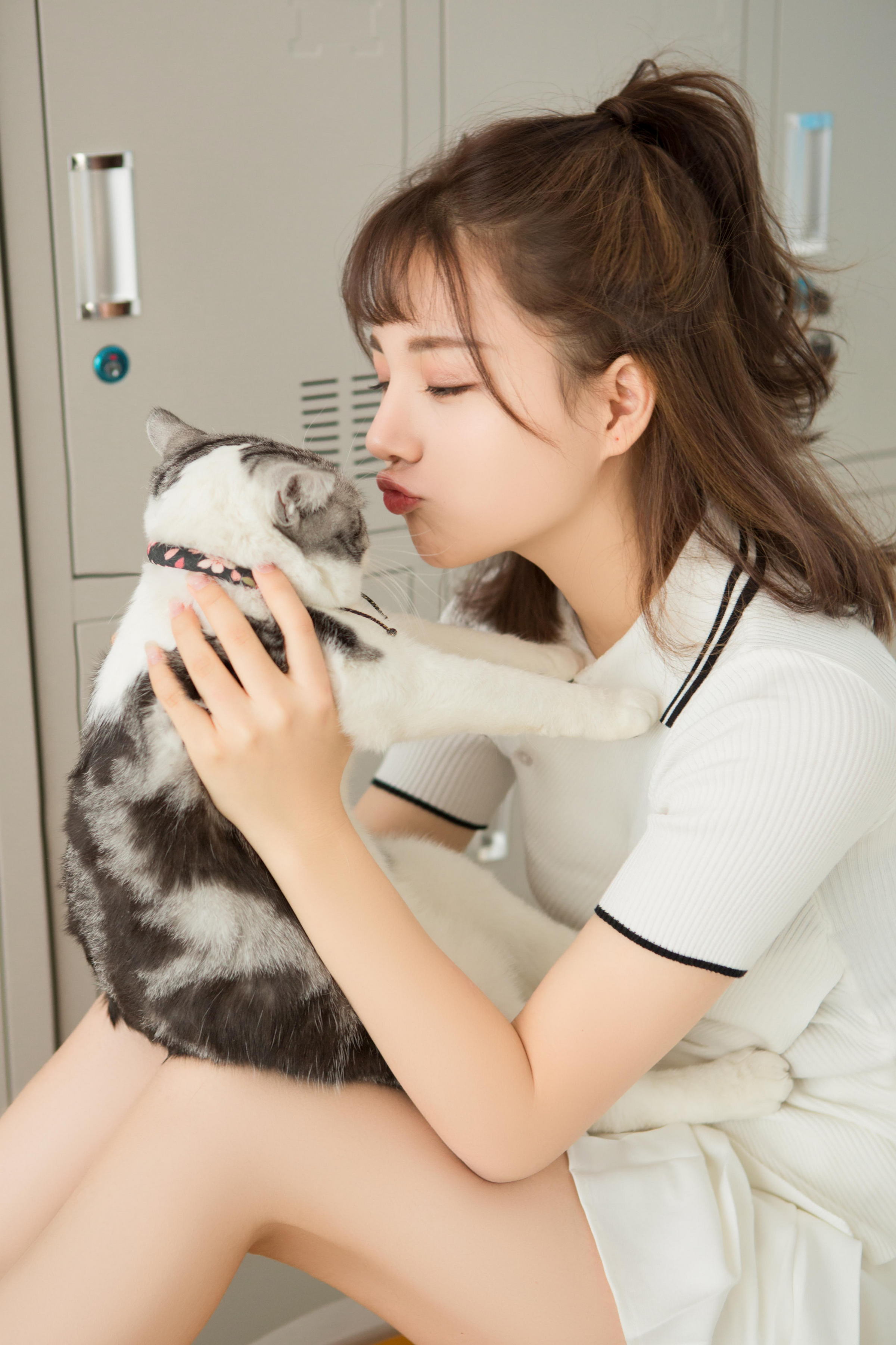 [YALAYI雅拉伊]2023.05.26 希望快乐 排球少女 白色短袖加短裙清纯可爱私房写真集第6张