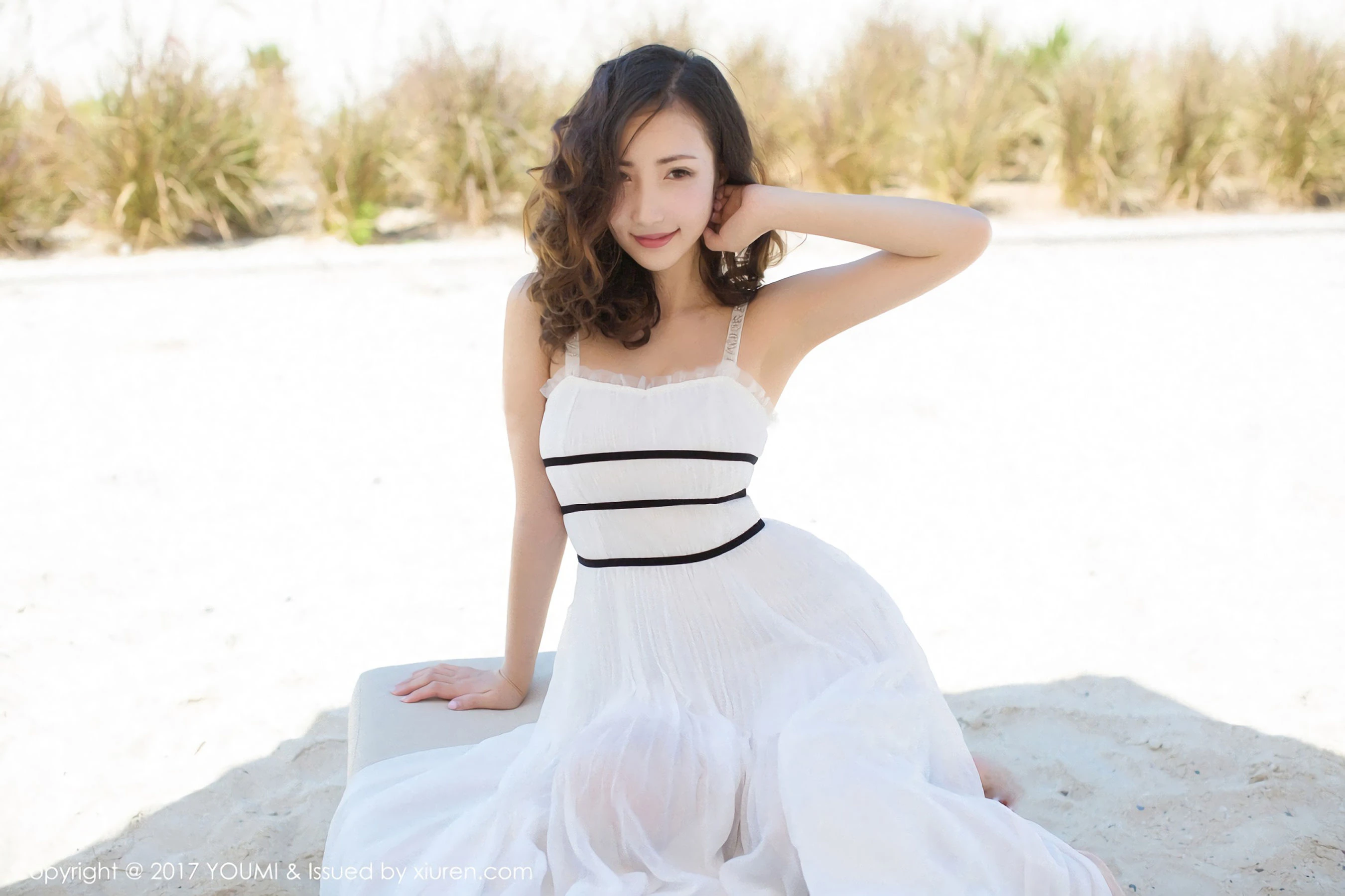  Yumi-尤美《迪拜旅拍 沙滩女神》 尤蜜荟YouMi Vol.078第14张