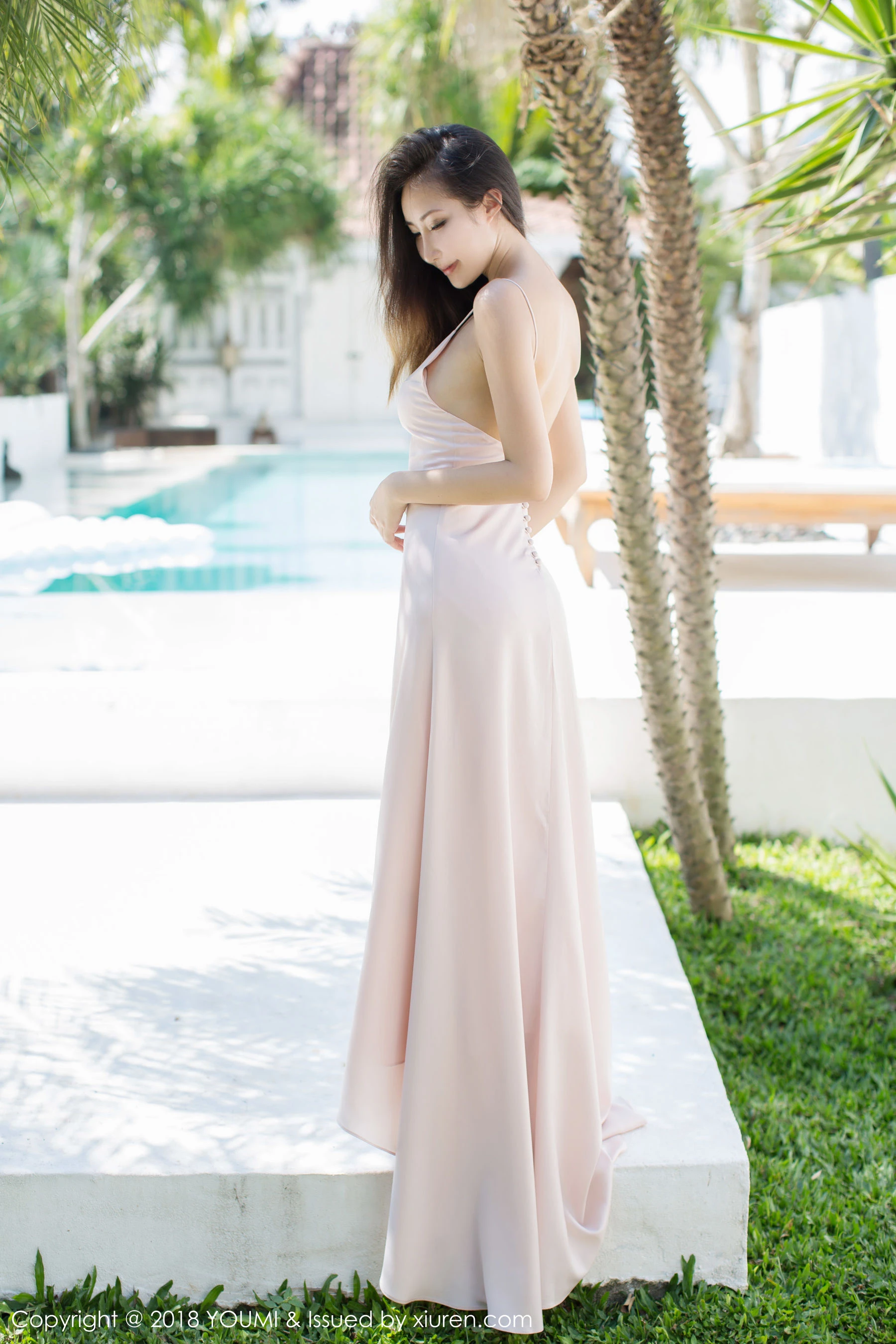  Yumi-尤美《优雅长裙+比基尼》 尤蜜荟YouMi Vol.156第3张