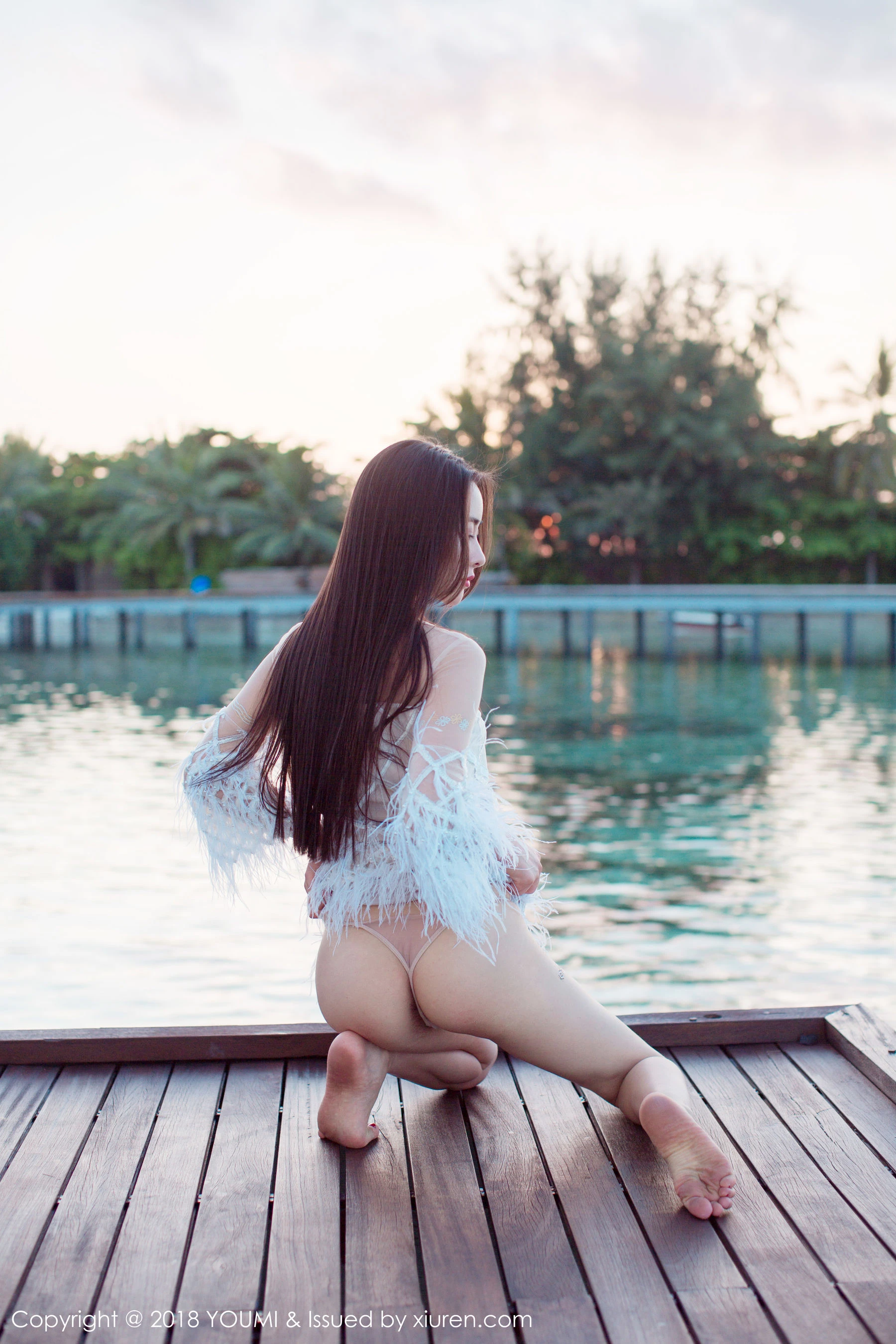 穆菲菲《马尔代夫旅拍》海边主题写真 尤蜜荟YouMi Vol.135第12张