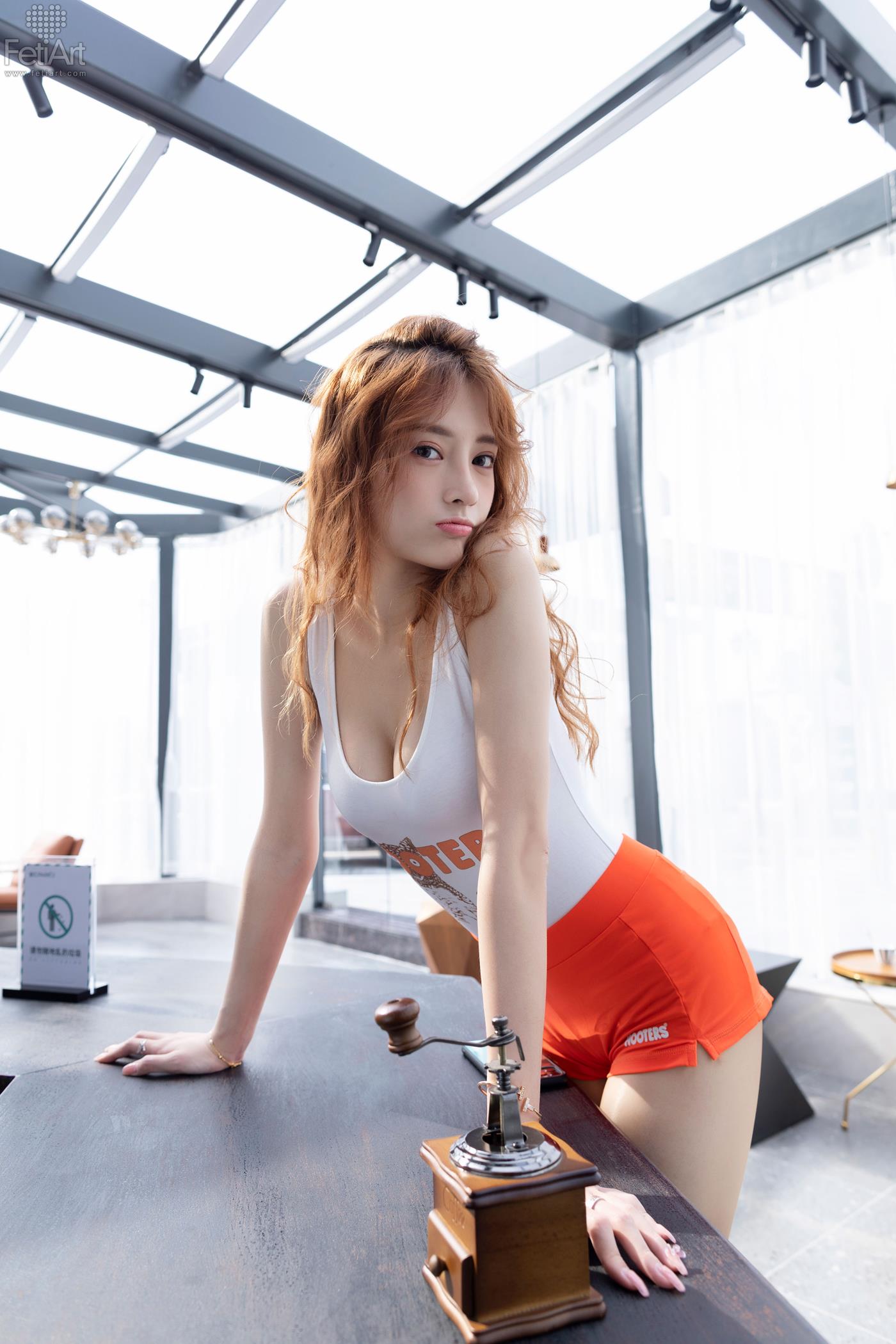 [FetiArt]NO.022 Hooters Girl Is Working MODEL-Cherry第2张